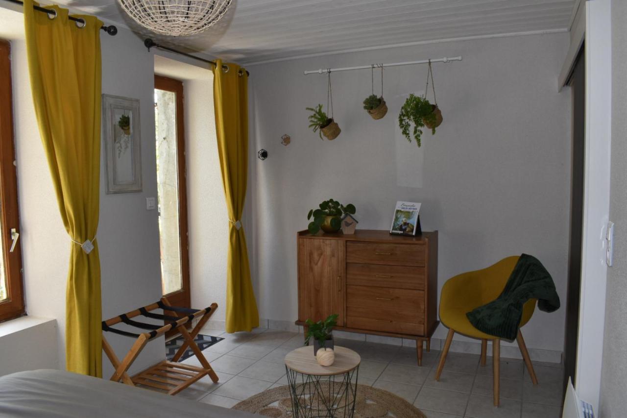 Chambre d'hôtes Un Beau Regard, Proche Puy du Foù Mauleon Exterior foto